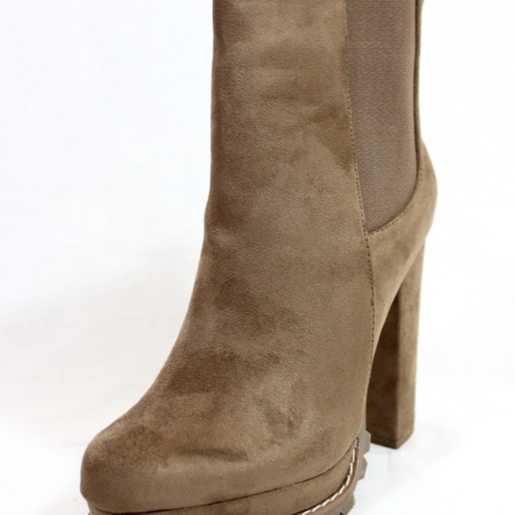 Platform Lug Sole Almond Toe Chunky Heel Bootie - Picture 4 of 5